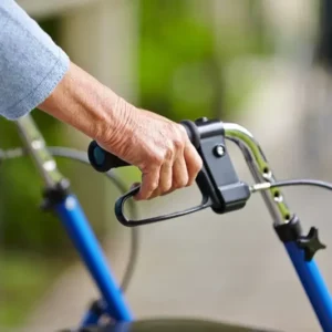 Scegliere l’ausilio giusto per camminare è essenziale.