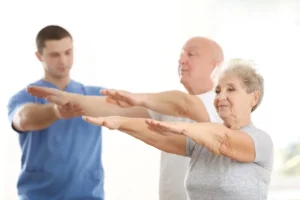 ginnastica per anziani nella fisioterapia a domicilio a Legnano e Milano